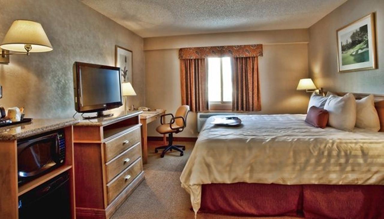 Humphry Inn And Suites Winnipeg Exterior photo