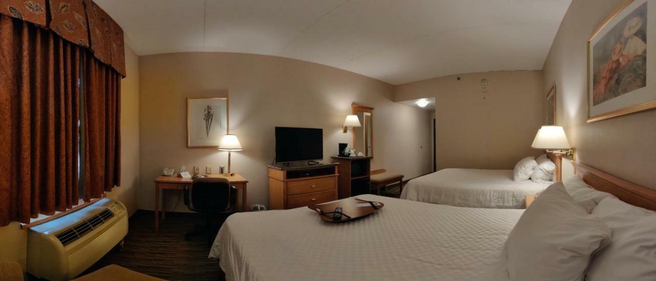 Humphry Inn And Suites Winnipeg Exterior photo